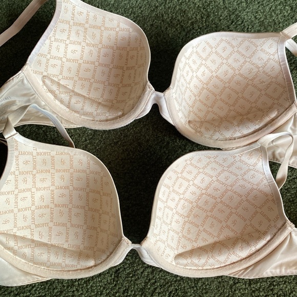 2 Victoria’s Secret Body by Victoria Demi uplift bras - Picture 5 of 10